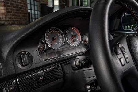 2000-BMW-M5-e39_12