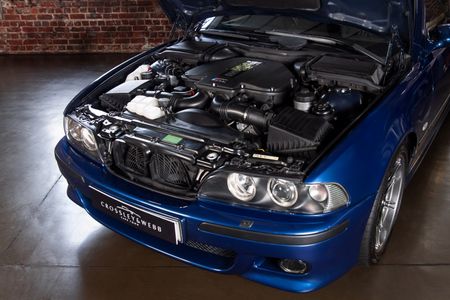 2000-BMW-M5-e39_6