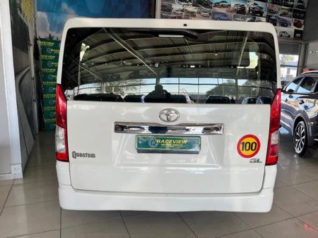 2020-Toyota-Quantum-28-GL-11-seat_9
