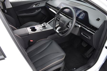 2025-Omoda-C5-15T-Luxury-S_6