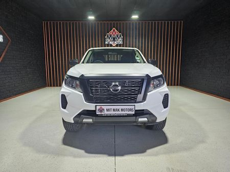 2022-Nissan-Navara-25-DDTi-SE-Double-Cab_1