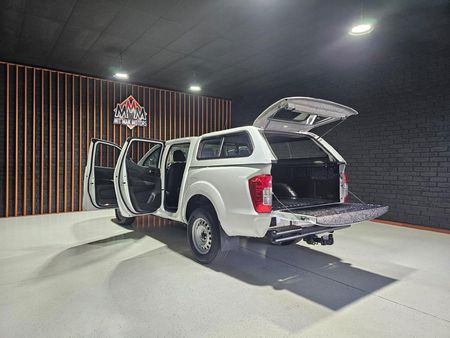 2022-Nissan-Navara-25-DDTi-SE-Double-Cab_21