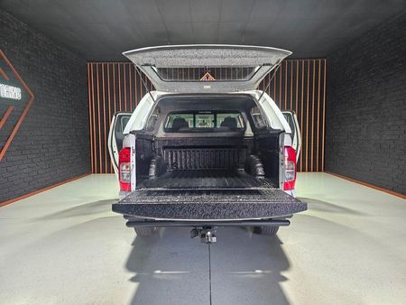 2022-Nissan-Navara-25-DDTi-SE-Double-Cab_22