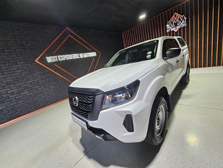 2022-Nissan-Navara-25-DDTi-SE-Double-Cab_3