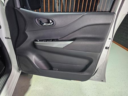 2022-Nissan-Navara-25-DDTi-SE-Double-Cab_6