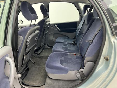 2005-Citroen-Xsara-Picasso-16-SX_11