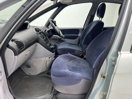 2005-Citroen-Xsara-Picasso-16-SX_6