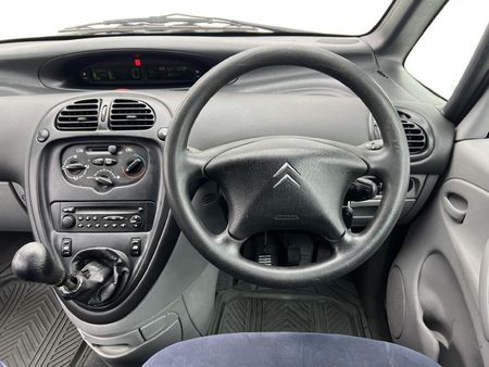 2005-Citroen-Xsara-Picasso-16-SX_8