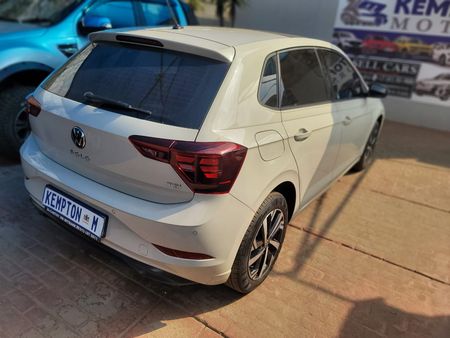 2023-Volkswagen-Polo-VW-POLO-9-10-TSI-COMFORTLINE_4