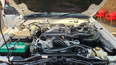 2005-Toyota-Hilux-30-KZ-TE-Legend-35_19