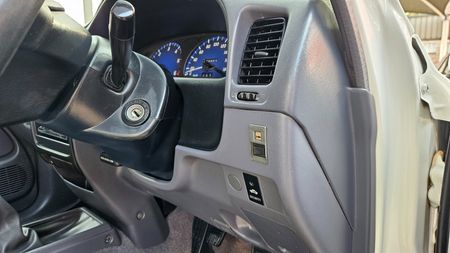 2005-Toyota-Hilux-30-KZ-TE-Legend-35_29