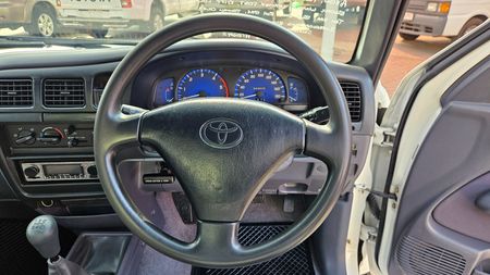 2005-Toyota-Hilux-30-KZ-TE-Legend-35_32