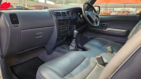 2005-Toyota-Hilux-30-KZ-TE-Legend-35_33
