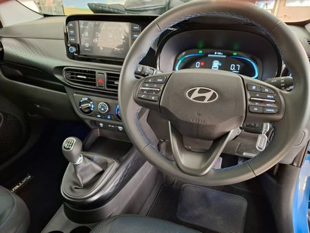 2026-Hyundai-Exter-12-Executive_10