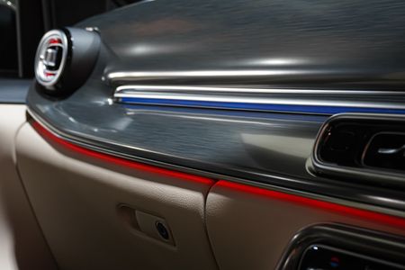 2025-Mercedes-Benz-V-Class-V300d-Exclusive_23