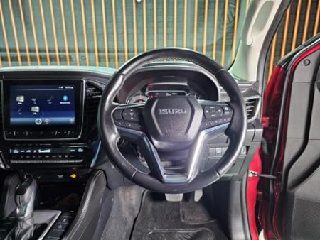 2022-Isuzu-Mu-x-30D-Onyx-4x4-Auto_9