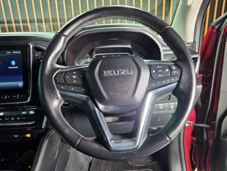2022-Isuzu-Mu-x-30D-Onyx-4x4-Auto_10