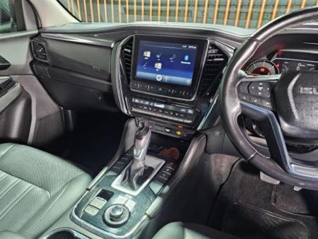 2022-Isuzu-Mu-x-30D-Onyx-4x4-Auto_13