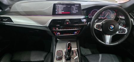 2019-BMW-5-Series-520d-M-Sport_10