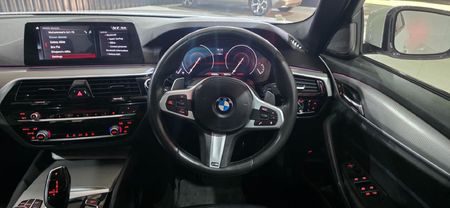 2019-BMW-5-Series-520d-M-Sport_11