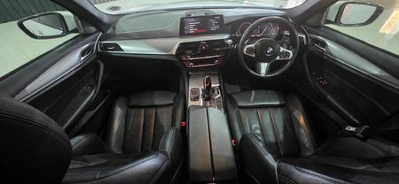2019-BMW-5-Series-520d-M-Sport_5
