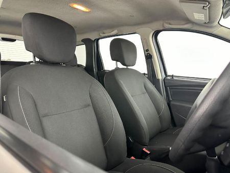 2018-Renault-Duster-16-Expression_10
