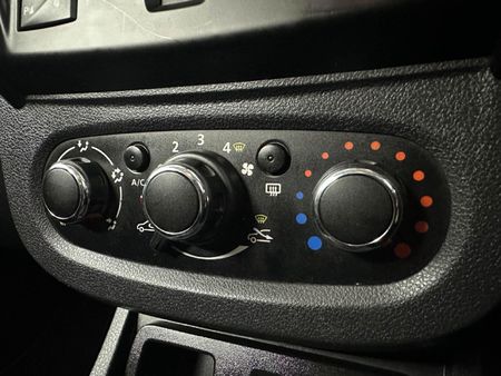 2018-Renault-Duster-16-Expression_19