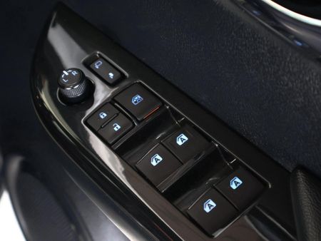 2020-Toyota-Hilux-28-GD-6-Raised-Body-Legend-50-4x4-Double-Cab_13