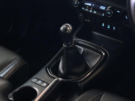 2020-Toyota-Hilux-28-GD-6-Raised-Body-Legend-50-4x4-Double-Cab_18