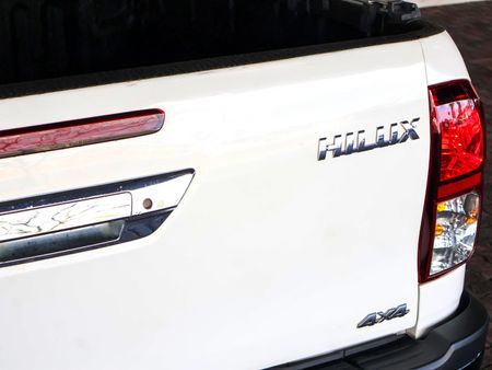 2020-Toyota-Hilux-28-GD-6-Raised-Body-Legend-50-4x4-Double-Cab_8