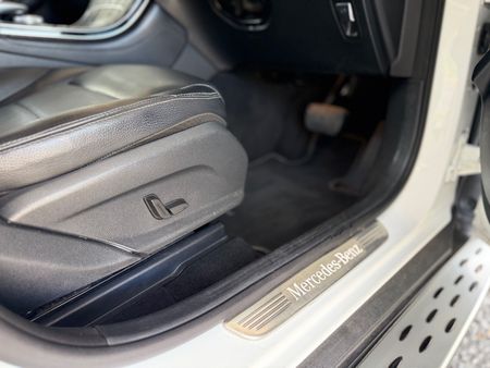 2017-Mercedes-Benz-GLC-Coupe-350d_9