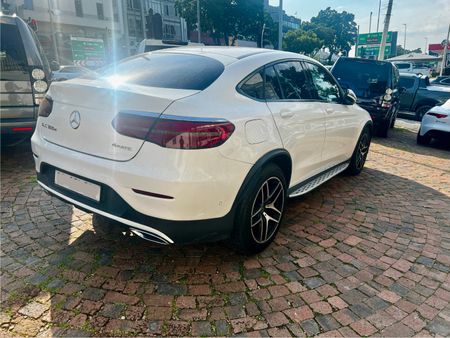 2017-Mercedes-Benz-GLC-Coupe-350d_3
