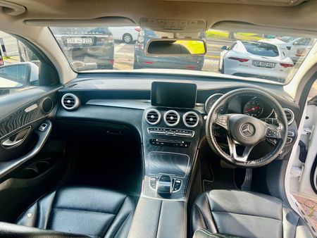 2017-Mercedes-Benz-GLC-Coupe-350d_4
