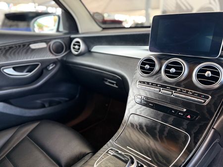 2017-Mercedes-Benz-GLC-Coupe-350d_5