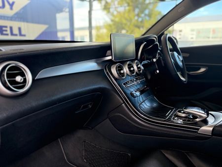 2017-Mercedes-Benz-GLC-Coupe-350d_7