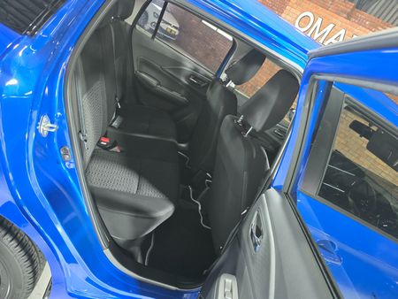 2025-Suzuki-Swift-12-GLX-Auto_5