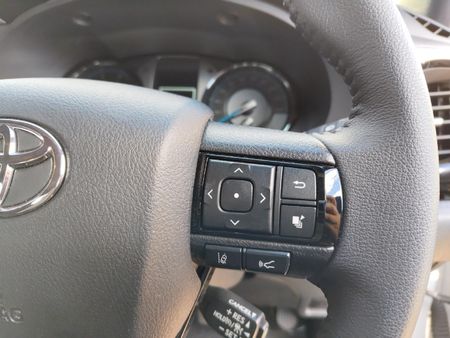 2025-Toyota-Hilux-28-GD-6-Raised-Body-Legend-Auto-Double-Cab_9