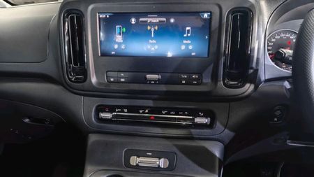 2025-Mercedes-Benz-Vito-116-20-CDI-Mixto-Pro-Crewcab-Auto-Panel-Van_6