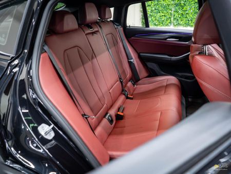 2025-BMW-X4-xDrive20d-M-Sport_19