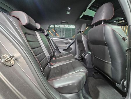 2015-Volkswagen-Golf-VII-GTI-20-TSI-Auto-Performance_19
