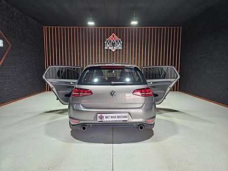 2015-Volkswagen-Golf-VII-GTI-20-TSI-Auto-Performance_24