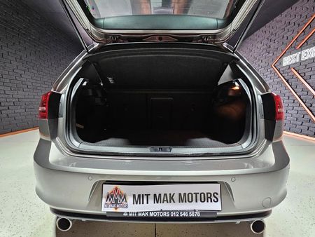 2015-Volkswagen-Golf-VII-GTI-20-TSI-Auto-Performance_29