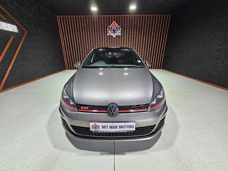 2015-Volkswagen-Golf-VII-GTI-20-TSI-Auto-Performance_4