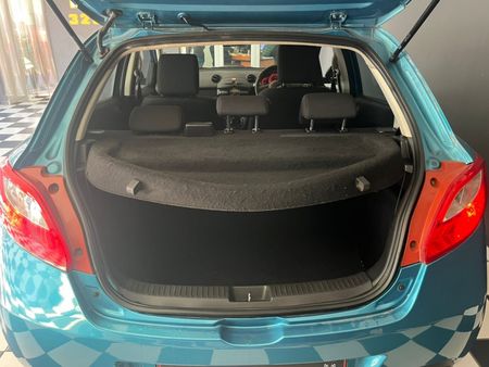 2012-Mazda-2-13-Active-5-dr_10