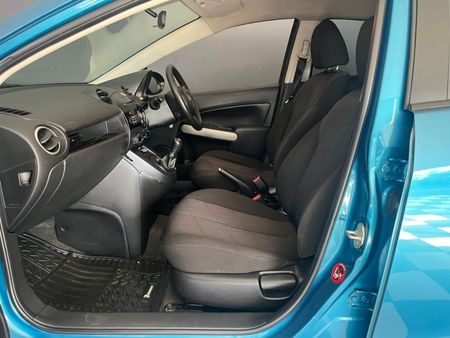 2012-Mazda-2-13-Active-5-dr_7