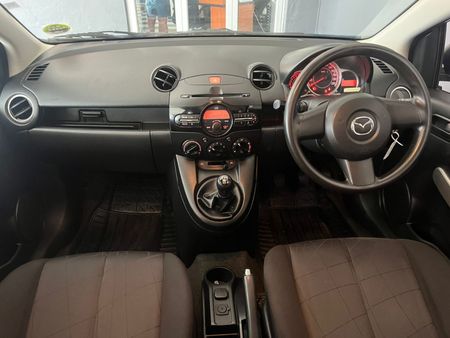 2012-Mazda-2-13-Active-5-dr_8