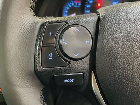 2020-Toyota-Corolla-Quest-18-Auto_18