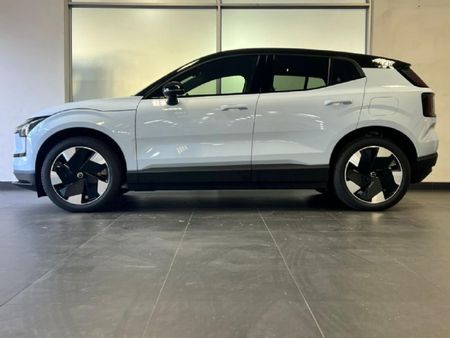 2026-Volvo-EX30-Plus-Twin-Motor-Performance_2