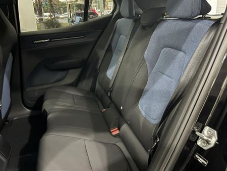 2026-Volvo-EX30-Plus-Twin-Motor-Performance_6