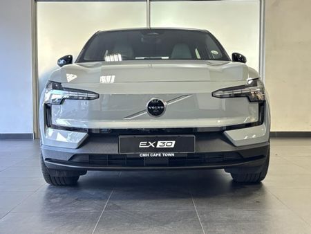 2026-Volvo-EX30-Ultra-Twin-Motor-Performance_1